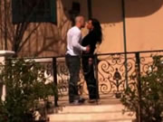 淫蕩的巨乳洋妞別墅樓梯上被壯男抽插